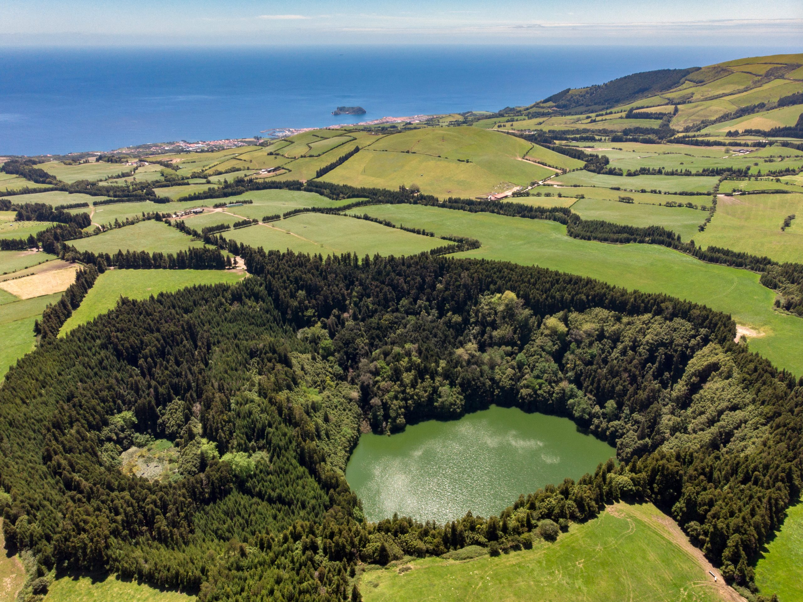 David Rodrigues | Aerial view of Lagoa do Congro and in the background, Ilhéu de Vila Franca