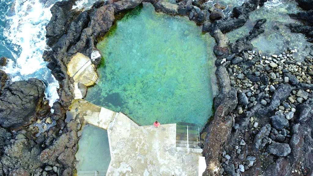 @alex_djian_reis | Aerial view of Manhenha pool